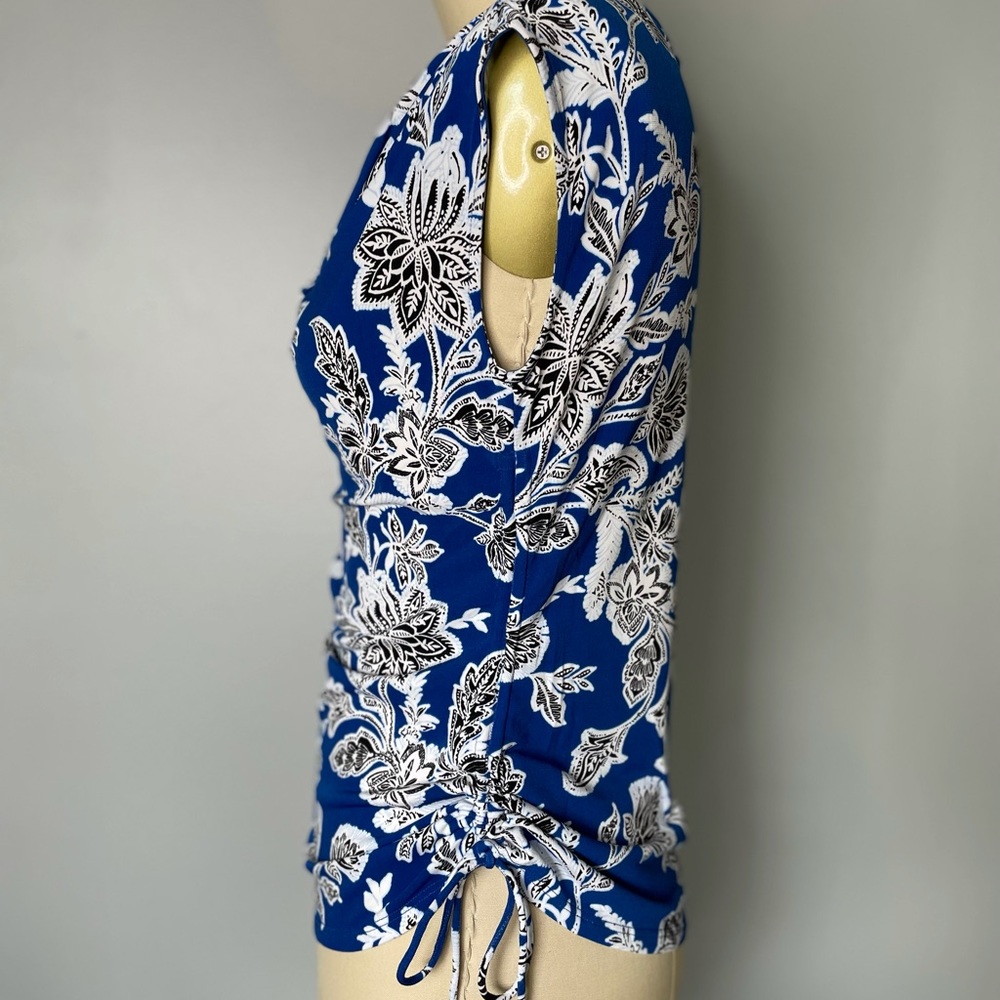 Vince Camuto Side Drawstring Floral Top - Picture 5 of 11
